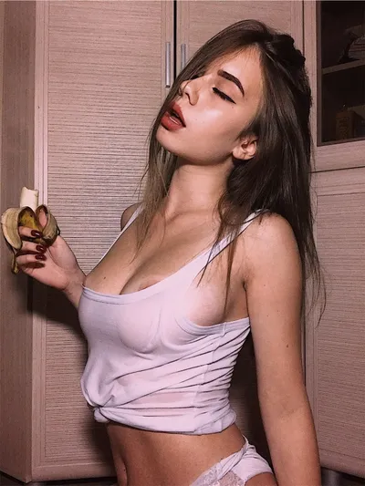 Аня, 25